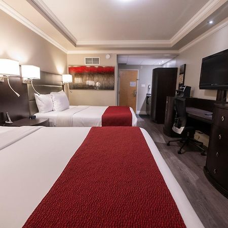 Hotel & Suites Le Dauphin דראמונדוויל מראה חיצוני תמונה