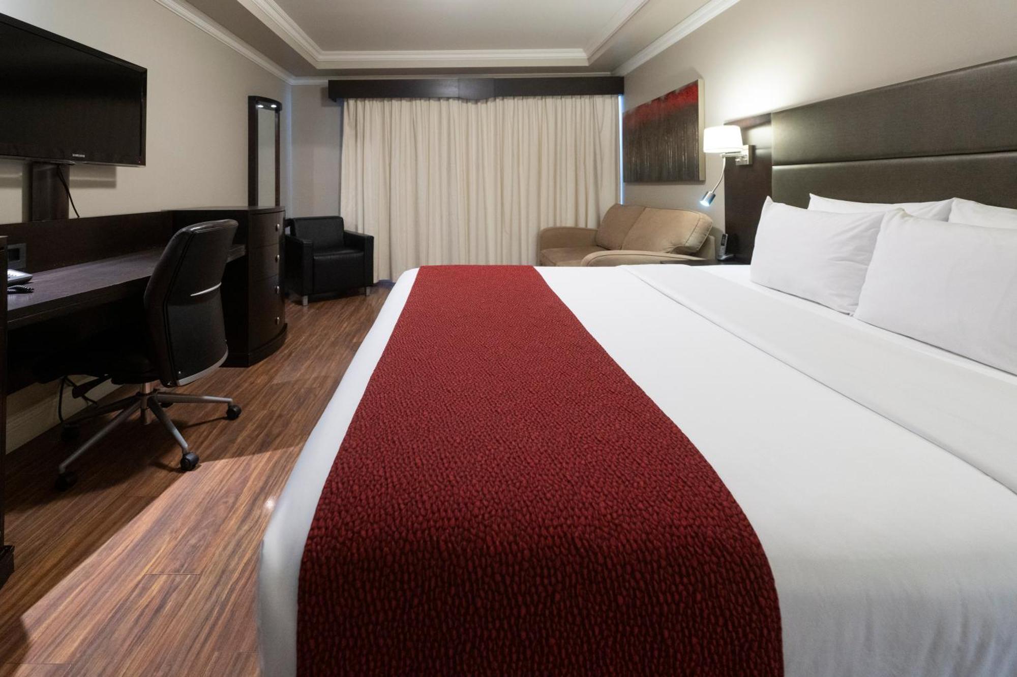 Hotel & Suites Le Dauphin דראמונדוויל מראה חיצוני תמונה